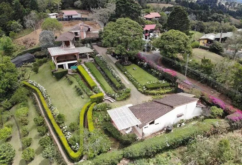 Aamiaismajoitus (B&B) Finca Paraiso Mountain Retreat