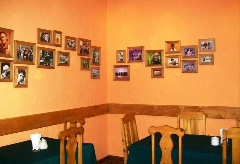 Hospedaje Los Jazmines   Hostel