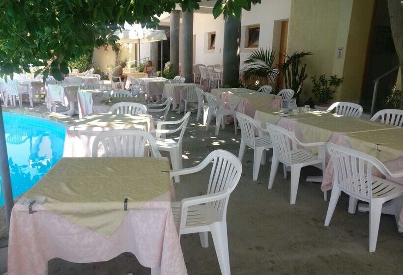 פונדק Club Torre Marino