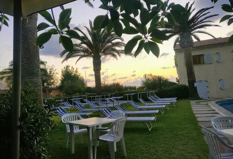 مسافرخانه Club Torre Marino
