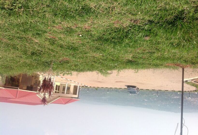 هتل Akagera Resort And Country Club