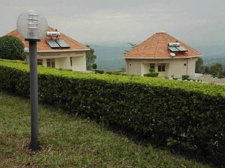 هتل Akagera Resort And Country Club
