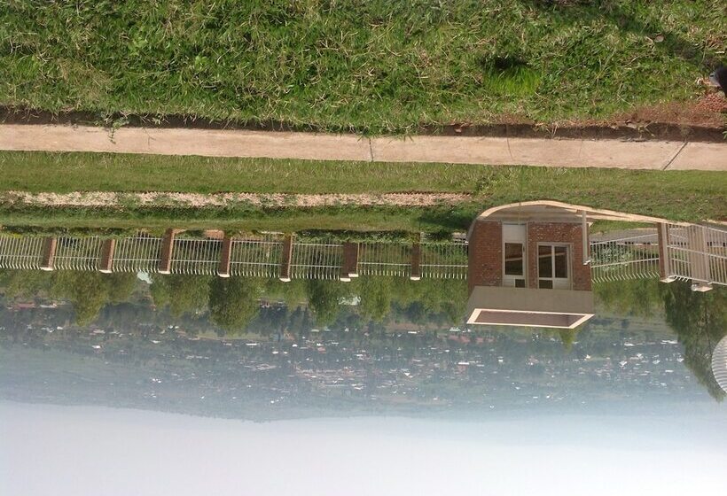 هتل Akagera Resort And Country Club