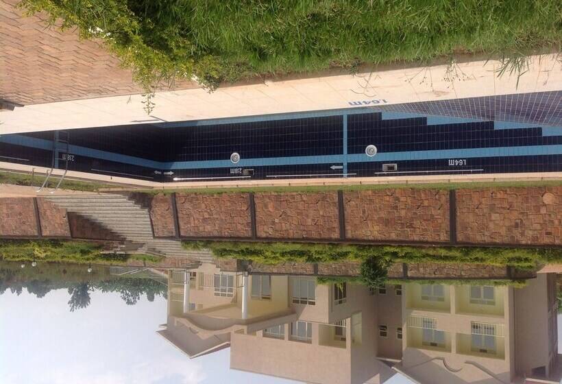 هتل Akagera Resort And Country Club