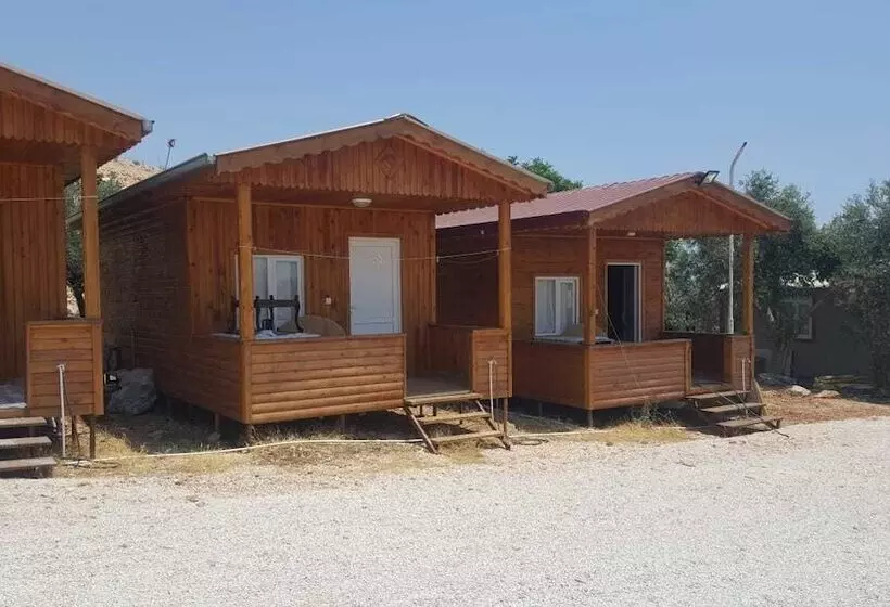 Hotelli Bobus Restaurant & Bungalow