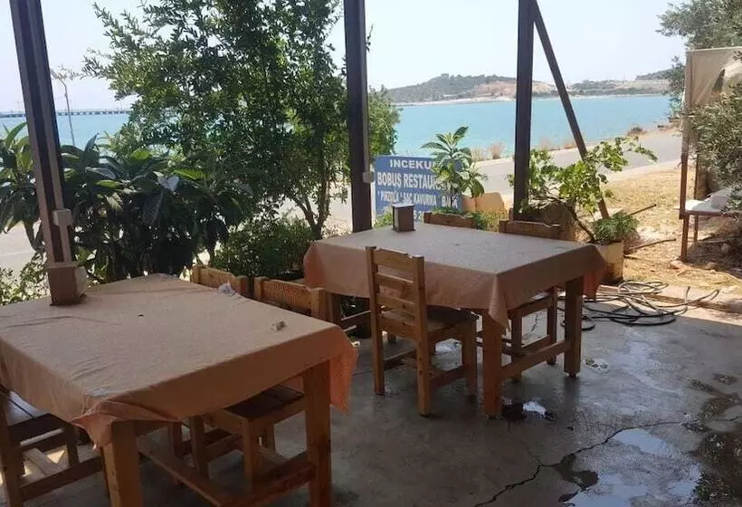 Hotelli Bobus Restaurant & Bungalow