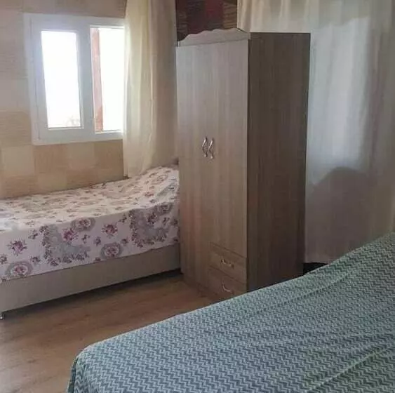 Hotelli Bobus Restaurant & Bungalow