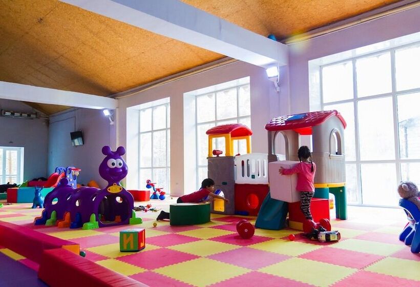 هتل Discovery Borovoe