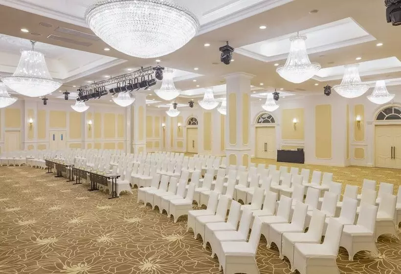 هتل Meliá Vinpearl Phu Ly