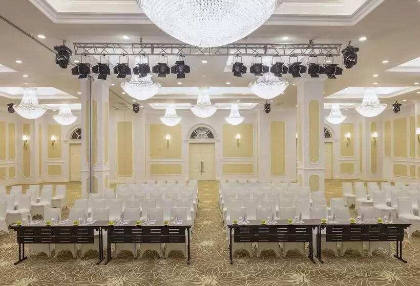 هتل Meliá Vinpearl Phu Ly