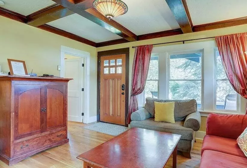 Pet Friendly Albany Cottage With Bbq On The Deck By Redawning