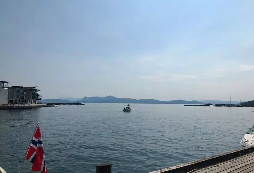 Podtown Os Harbour   Hostel
