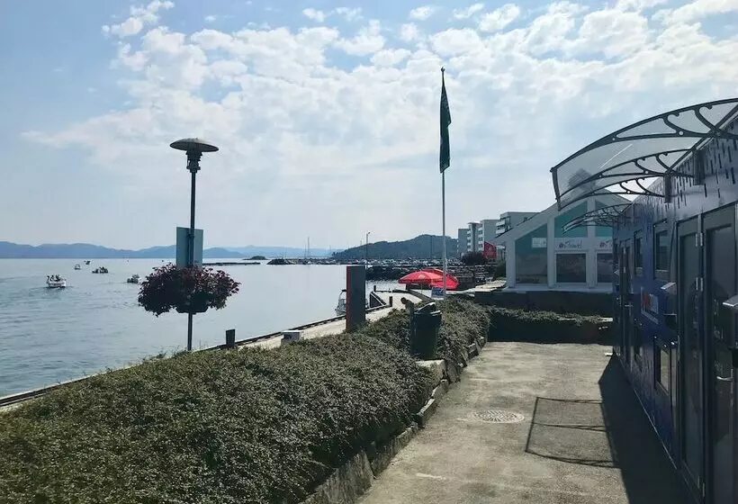 Podtown Os Harbour   Hostel