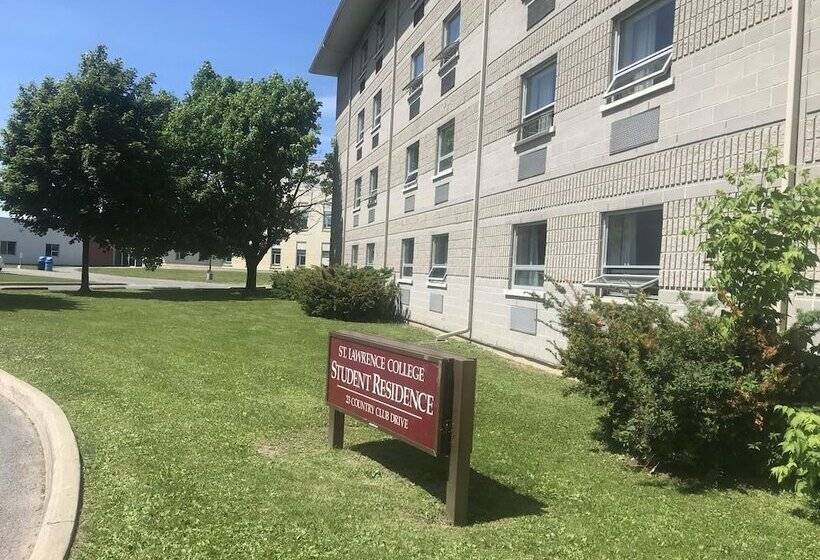 هاستل Backpacker College At St Lawrence University