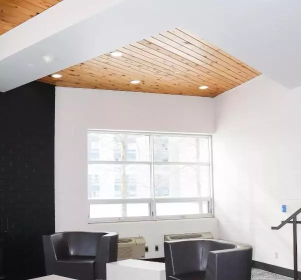 هاستل Backpacker College At St Lawrence University