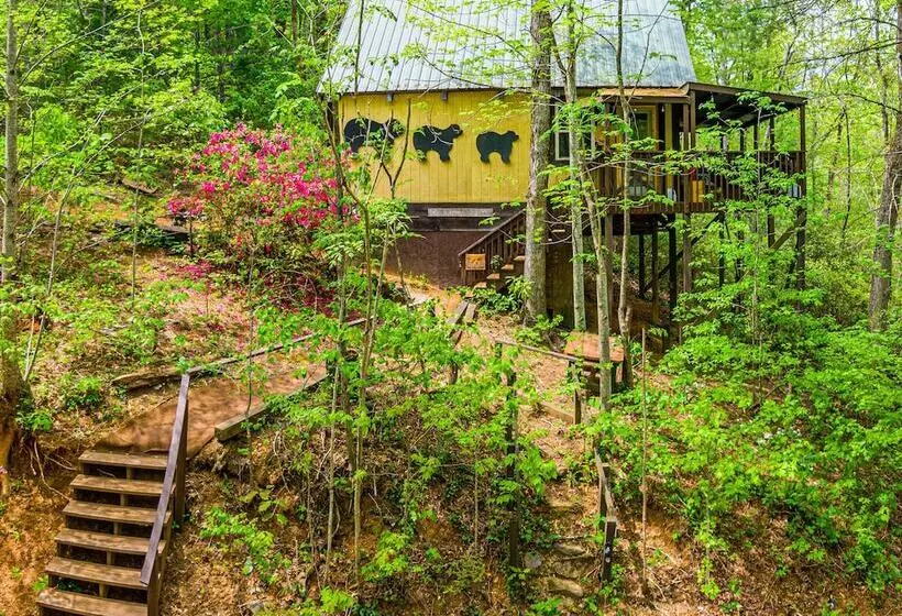 Bear Creek Lodge And Cabins In Helen Ga   Pet Friendly, River On Property, Walking Distance To Downt