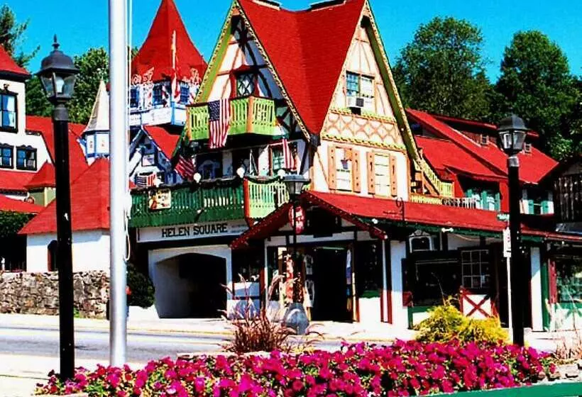 Bear Creek Lodge And Cabins In Helen Ga   Pet Friendly, River On Property, Walking Distance To Downt