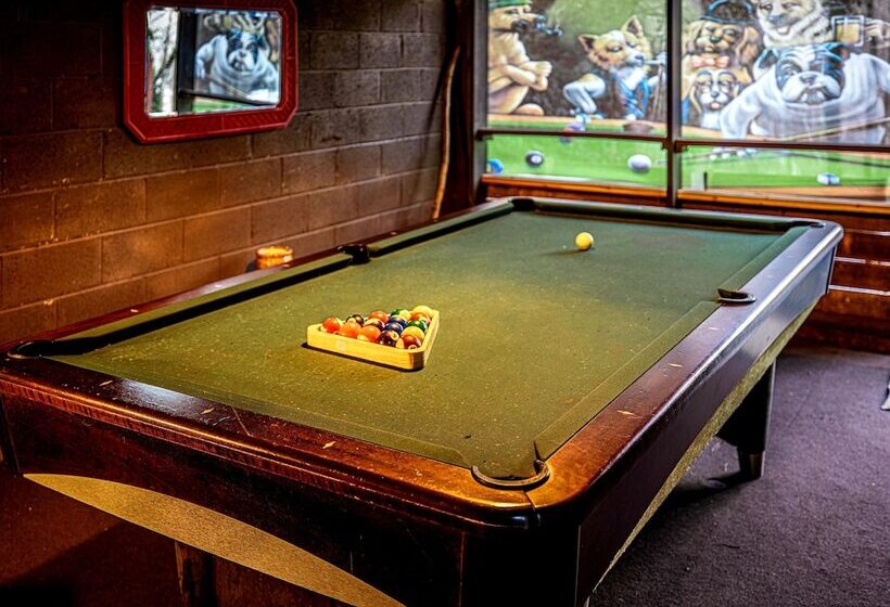 Bear Creek Lodge And Cabins In Helen Ga   Pet Friendly, River On Property, Walking Distance To Downt