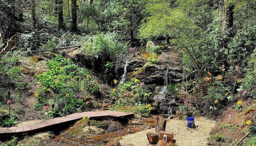 Bear Creek Lodge And Cabins In Helen Ga   Pet Friendly, River On Property, Walking Distance To Downt