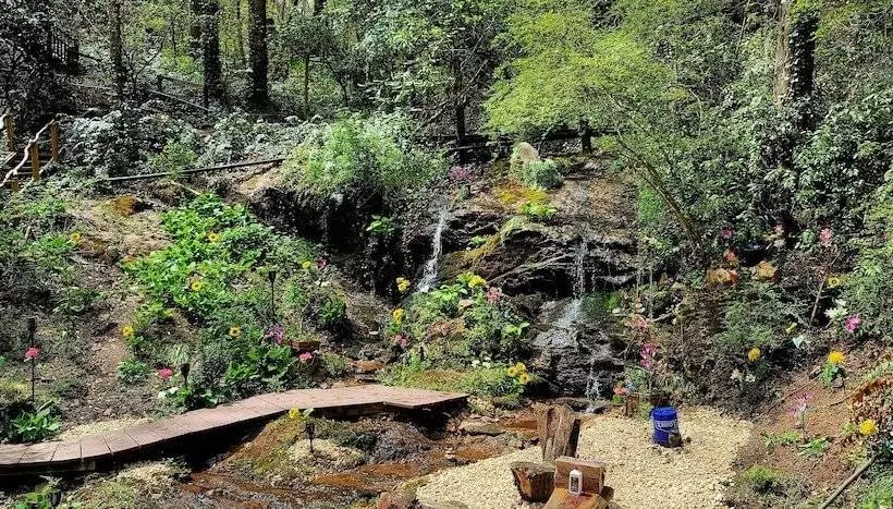 Bear Creek Lodge And Cabins In Helen Ga   Pet Friendly, River On Property, Walking Distance To Downt