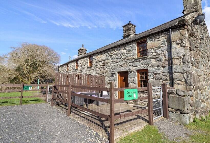Cwm Yr Afon Cottage