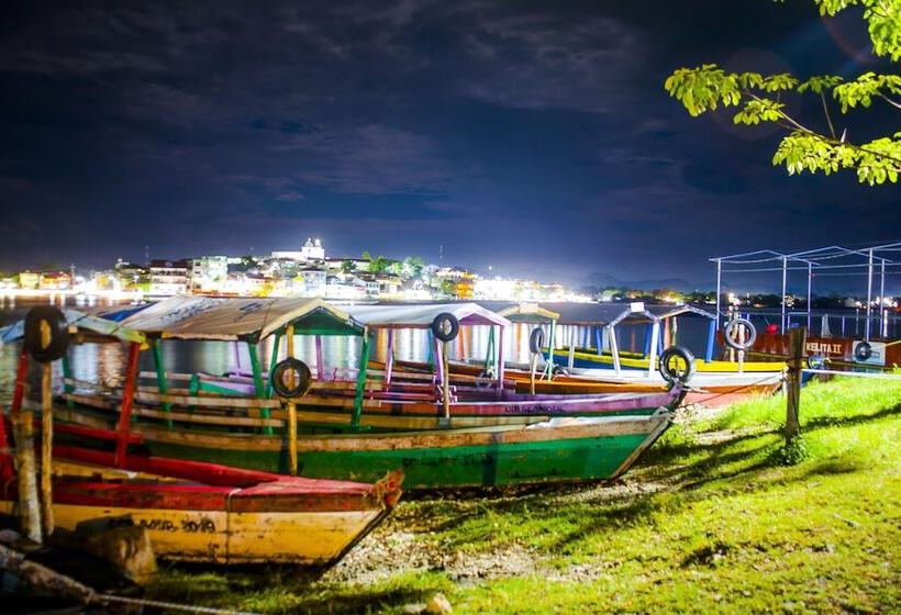 مسافرخانه San Miguel