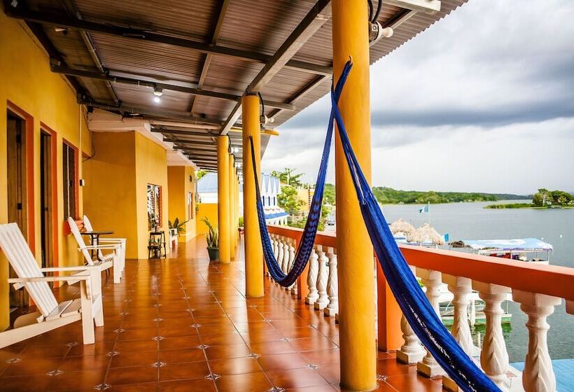 مسافرخانه San Miguel