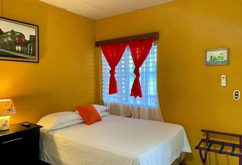 مسافرخانه San Miguel