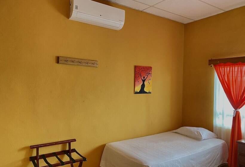 مسافرخانه San Miguel