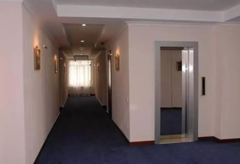 هتل Afra
