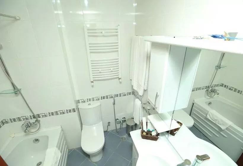 هتل Afra