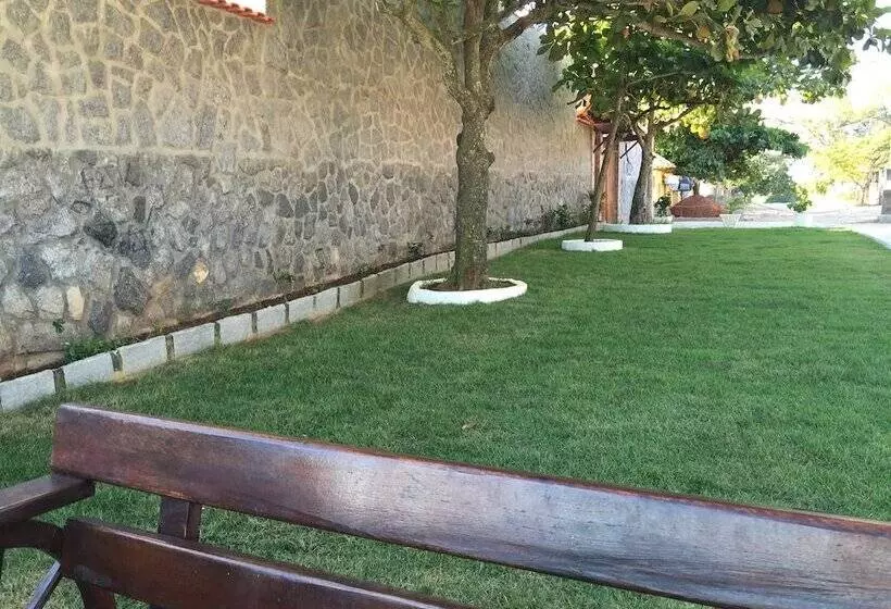 Hotelli Black Point Beach Club