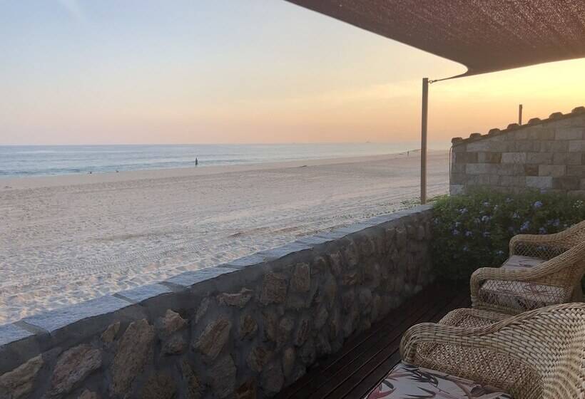 酒店 Black Point Beach Club