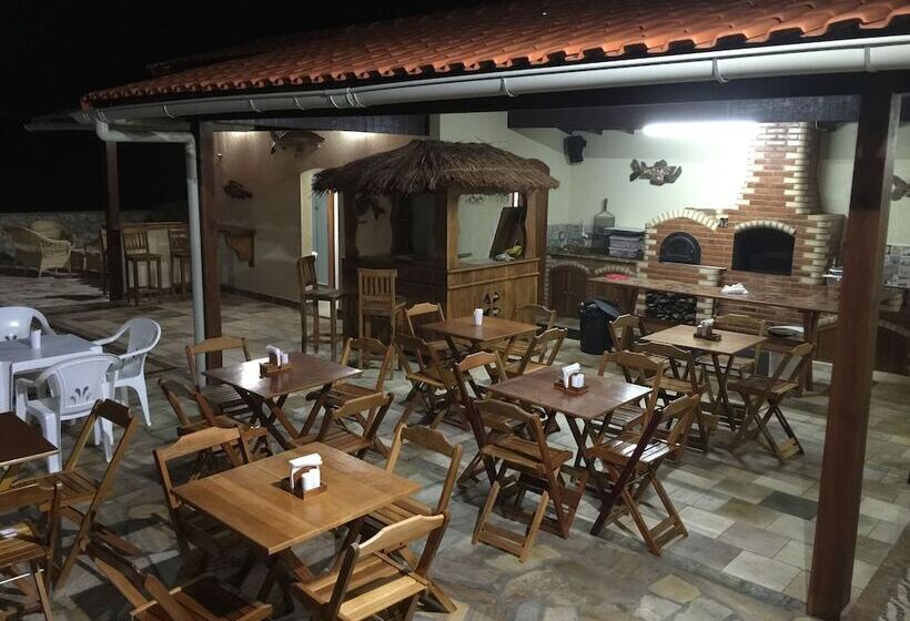 酒店 Black Point Beach Club