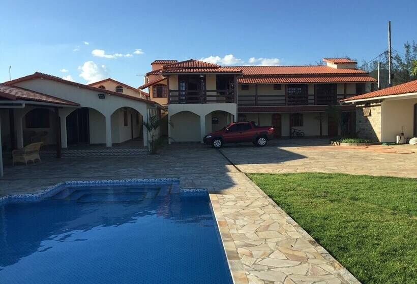 酒店 Black Point Beach Club