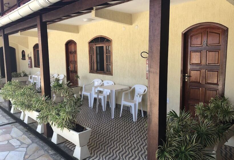 酒店 Black Point Beach Club