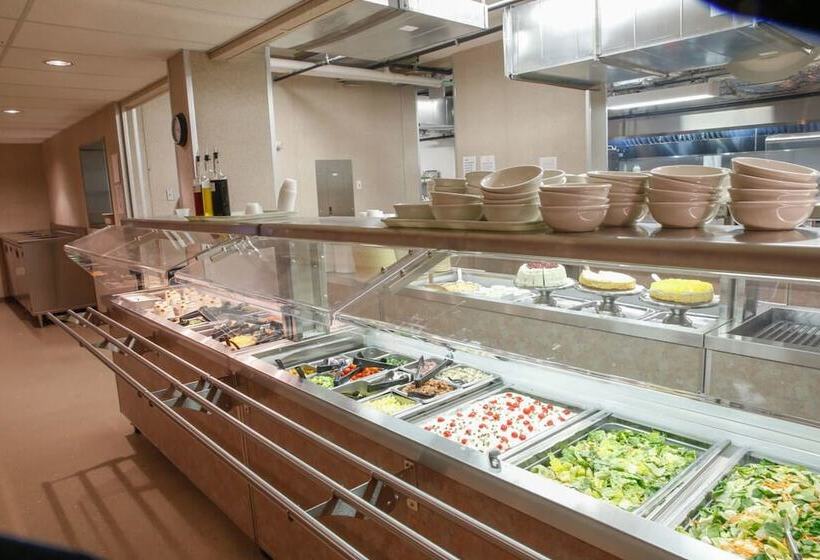 Отель Brooks Camp