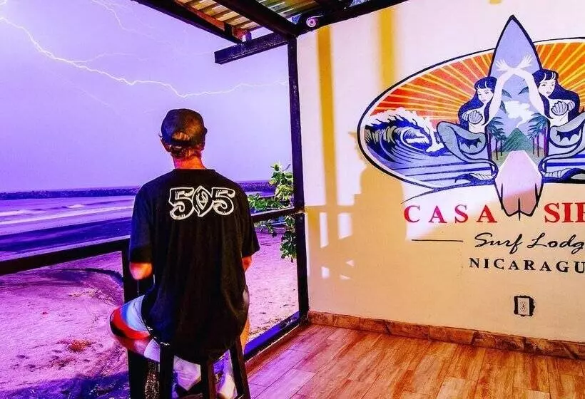 Hotelli Casa Sirena Surf Lodge