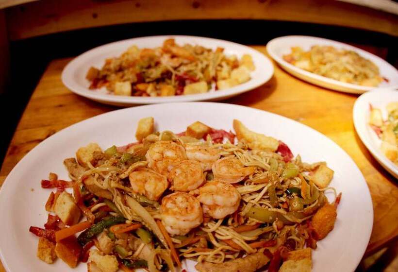 هتل Casa Sirena Surf Lodge