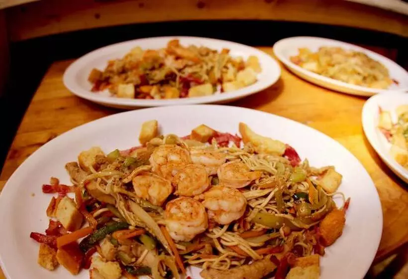 Hotelli Casa Sirena Surf Lodge