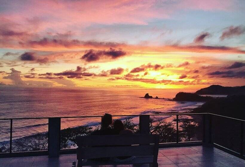 Отель Hush Maderas