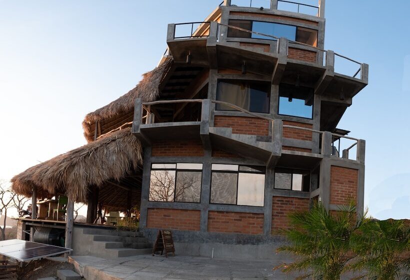 Отель Hush Maderas