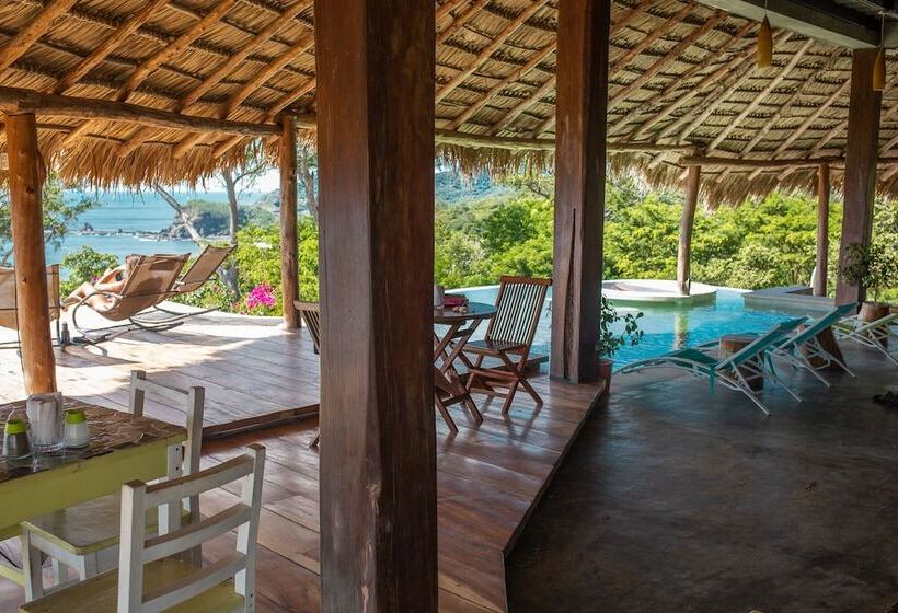 Отель Hush Maderas