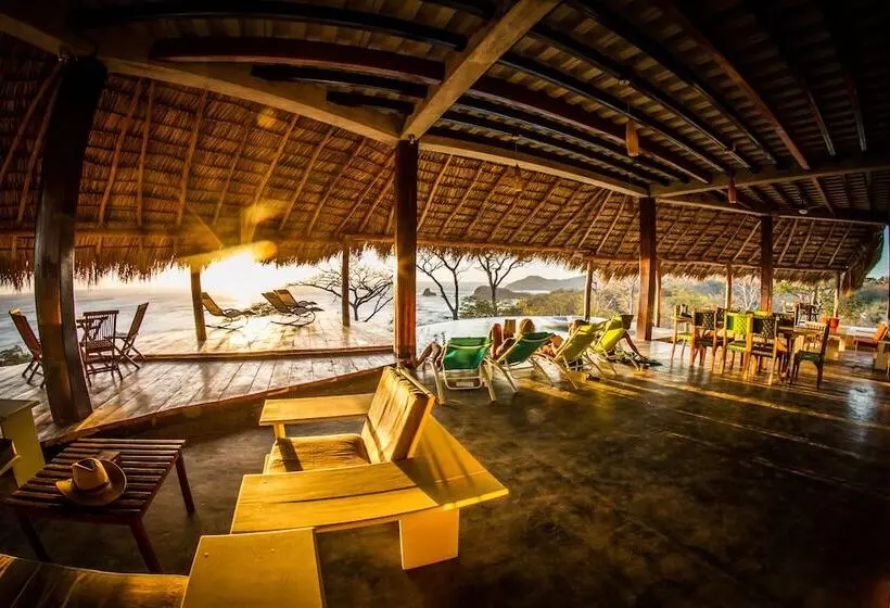 Hotelli Hush Maderas