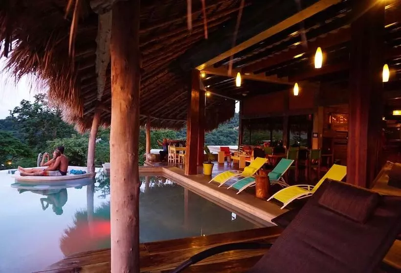 Hotelli Hush Maderas