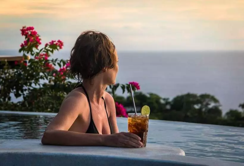 Hotelli Hush Maderas