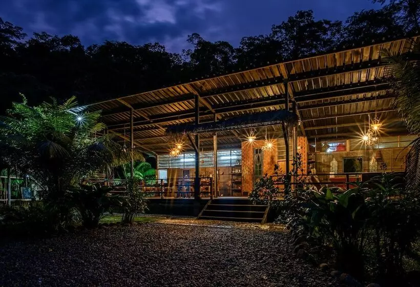 ホテル Kuyana Amazon Lodge