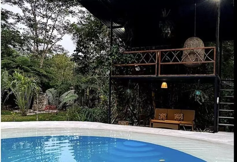 ホテル Kuyana Amazon Lodge