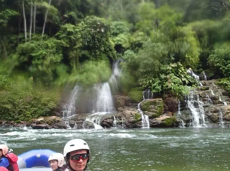 ホテル Kuyana Amazon Lodge