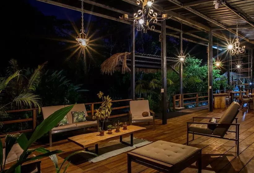 ホテル Kuyana Amazon Lodge